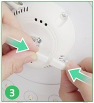 電子端子を接続する