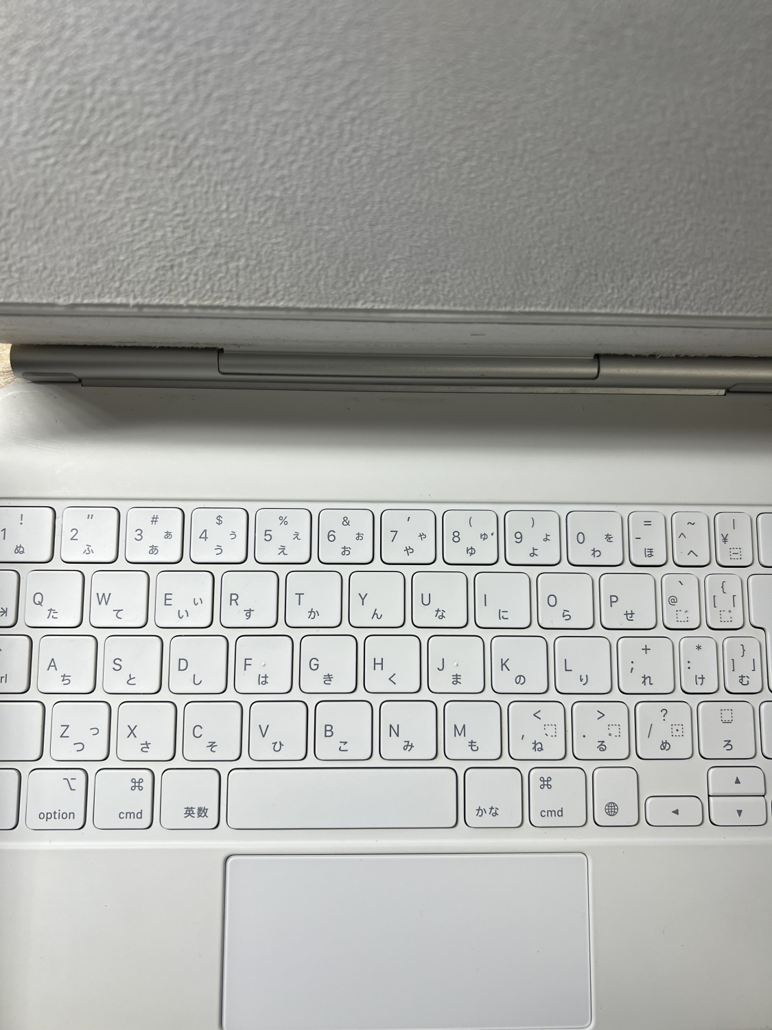 AppleだからこそのiPadに対しての最適なトラックパッドと打鍵感のよいキーボード