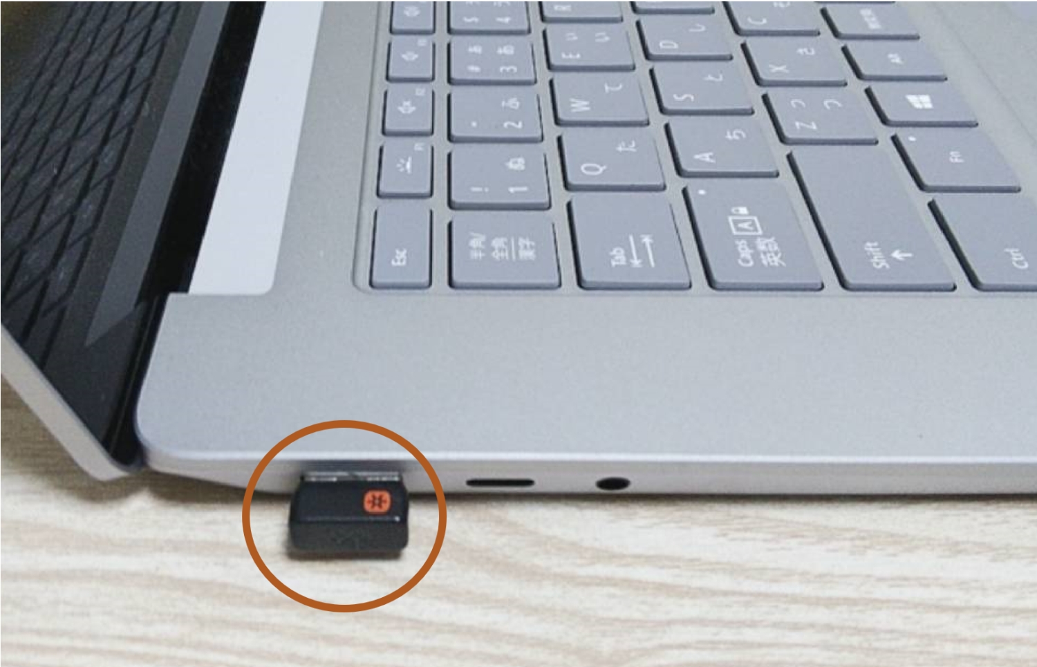 基本的な使用方法（USBレシーバーを使用して接続）